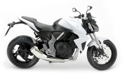 精密合金灵魂 测评俊基1:12 HONDA CB-1000R模型玩具的魅力